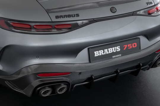 Carbon rear diffuser